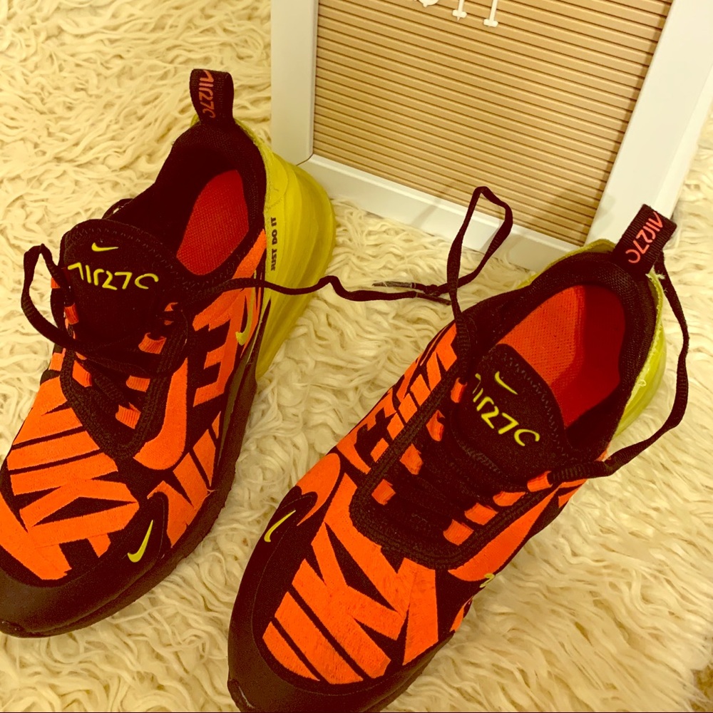 Boys Nike sneakers size 4.5 big boys.